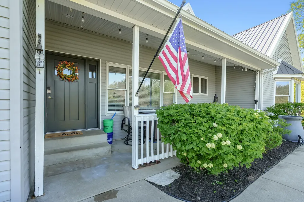 42083 40th Street Waverly Township MI 49079