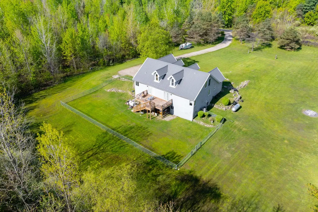 42083 40th Street Waverly Township MI 49079