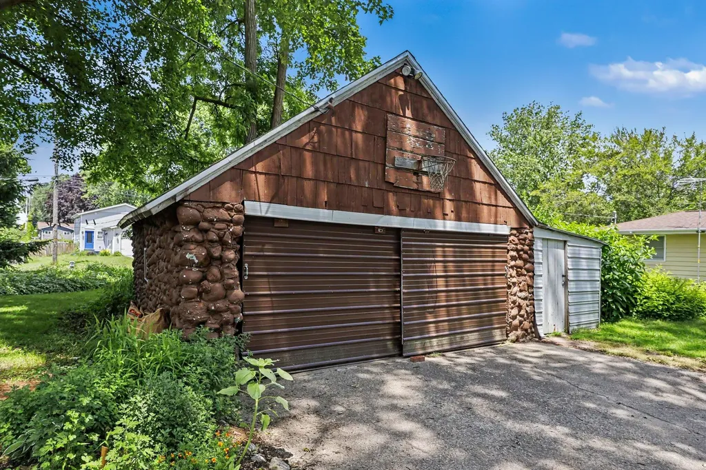 4231 S 12th Street Kalamazoo City MI 49009
