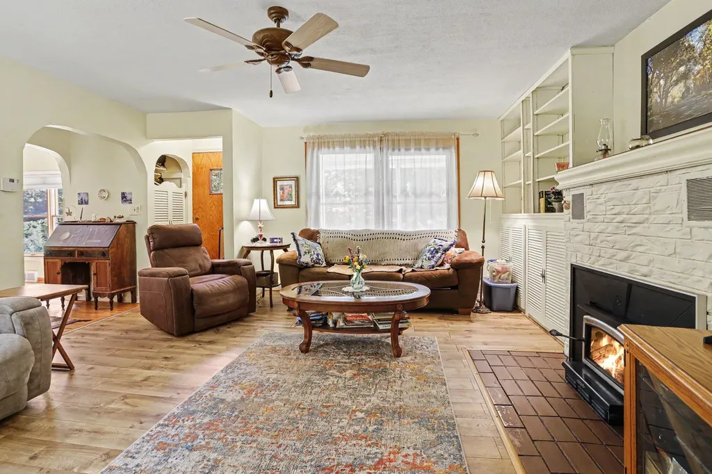 4231 S 12th Street Kalamazoo City MI 49009
