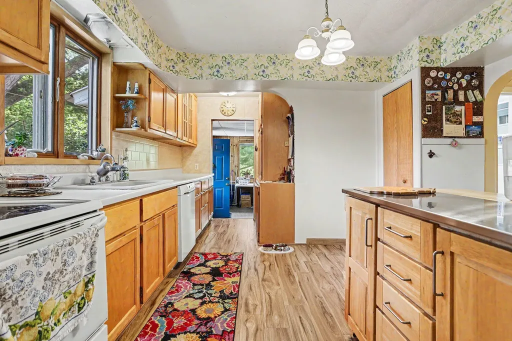 4231 S 12th Street Kalamazoo City MI 49009