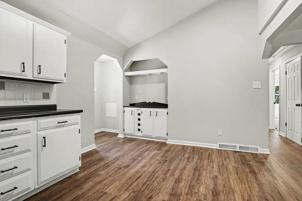 11915 E L Avenue Charleston Township MI 49053