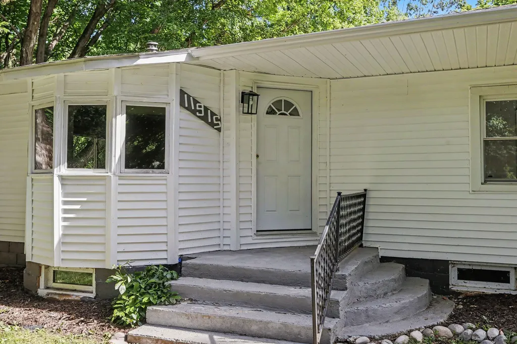 11915 E L Avenue Charleston Township MI 49053