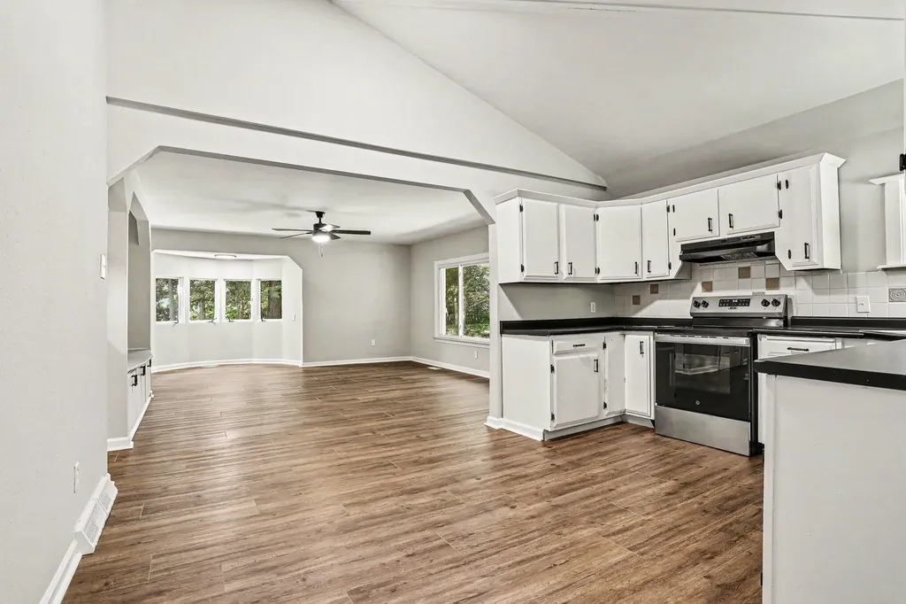 11915 E L Avenue Charleston Township MI 49053