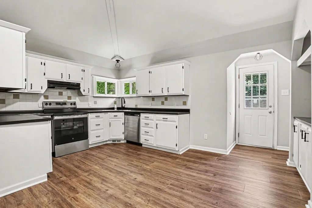 11915 E L Avenue Charleston Township MI 49053