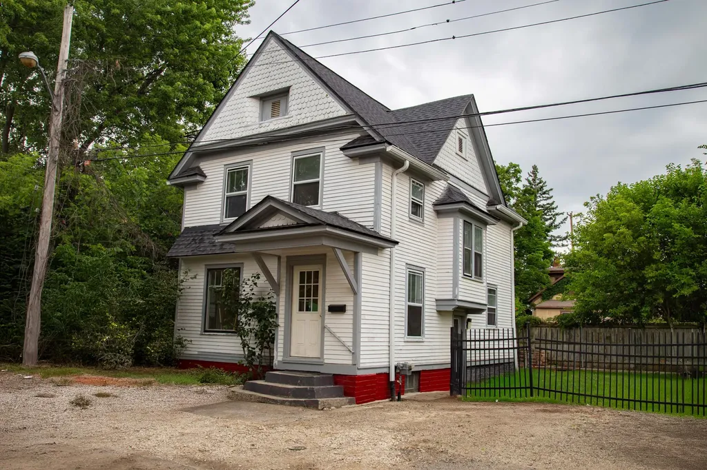 826 Normal Court Kalamazoo City MI 49007