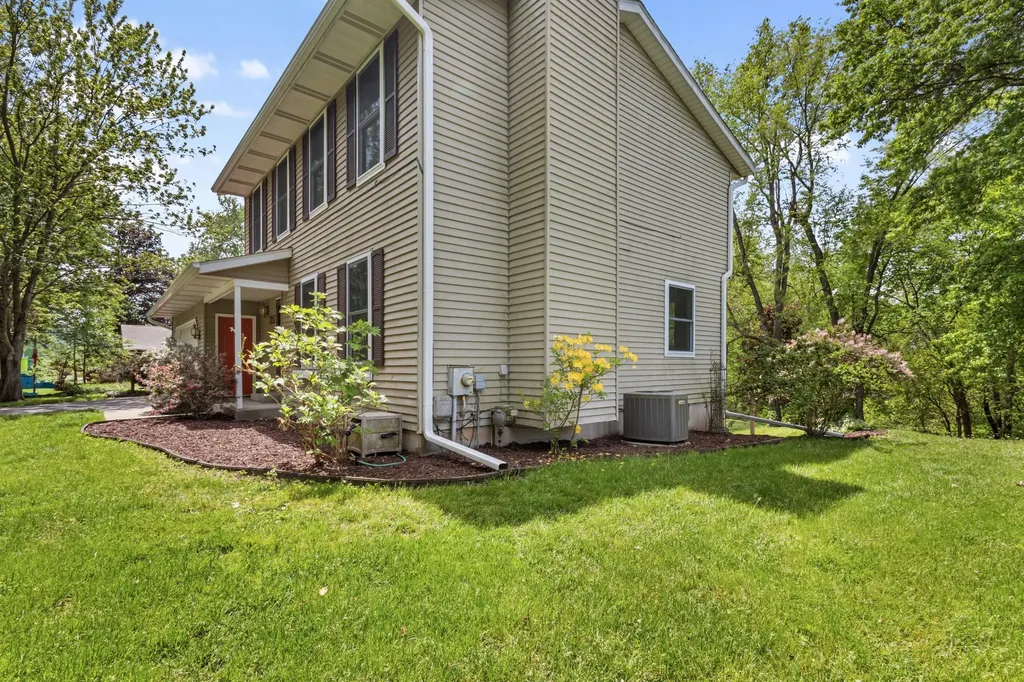 7657 Cottonwood Richland Township MI 49083