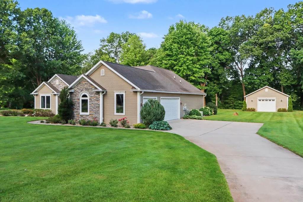 7766 5th Street Texas Charter Township MI 49071