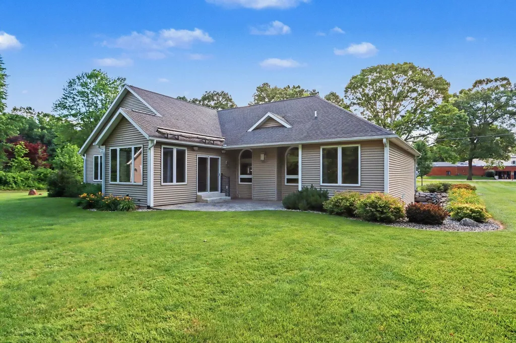7766 5th Street Texas Charter Township MI 49071