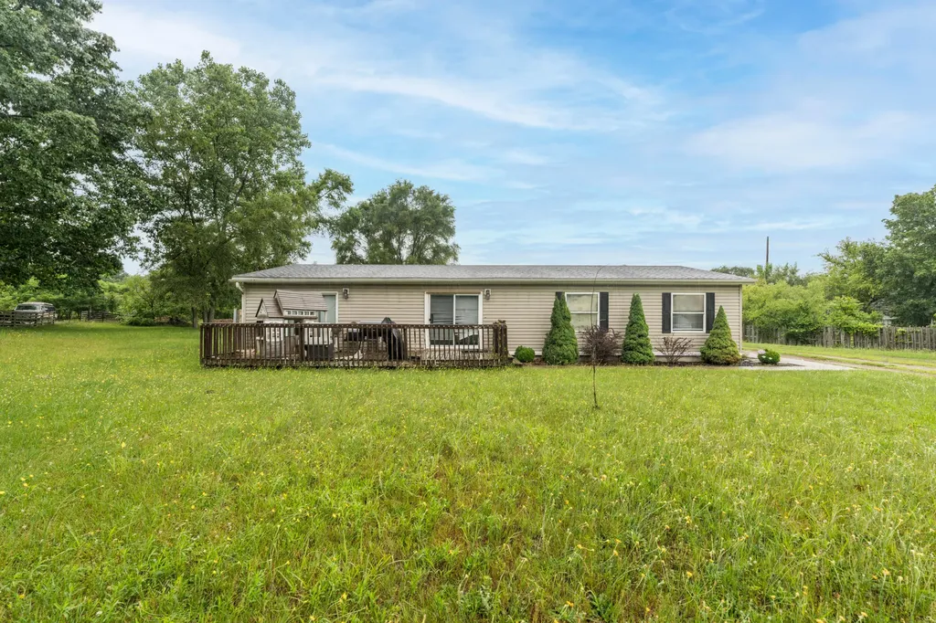 430 N Blue Creek Road Benton Charter Township MI 49022