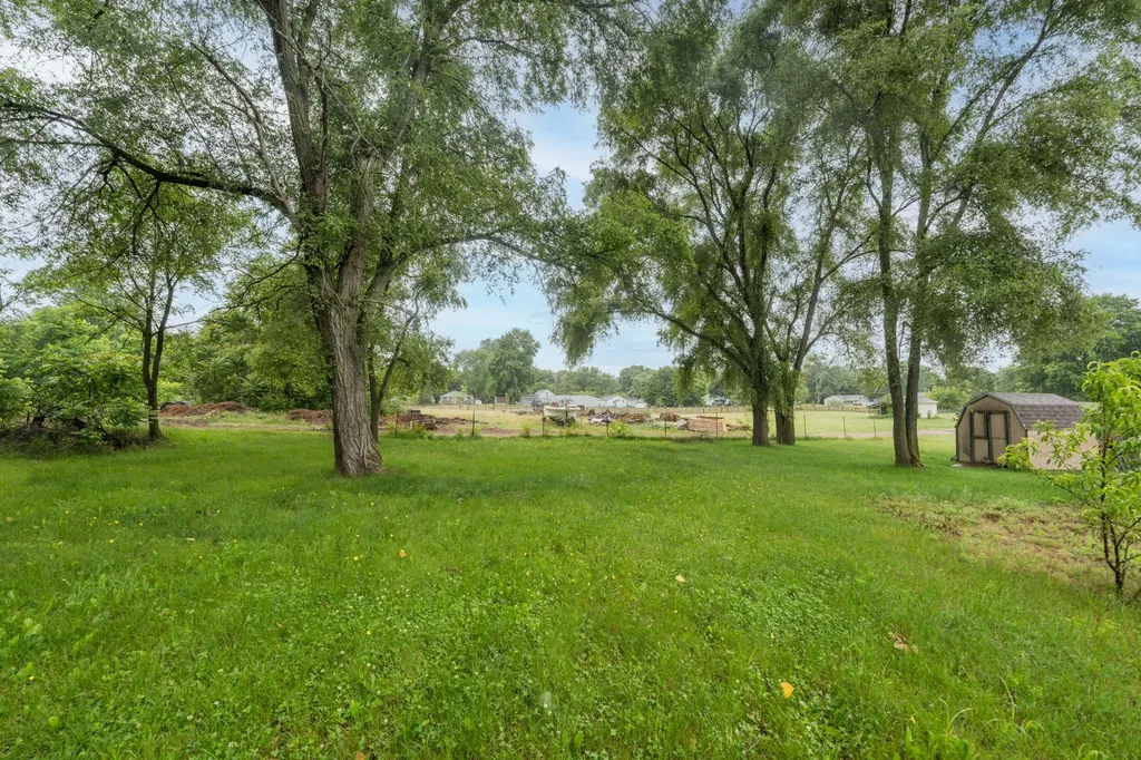 430 N Blue Creek Road Benton Charter Township MI 49022