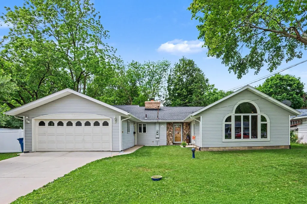 3923 Devonshire Avenue Kalamazoo City MI 49006