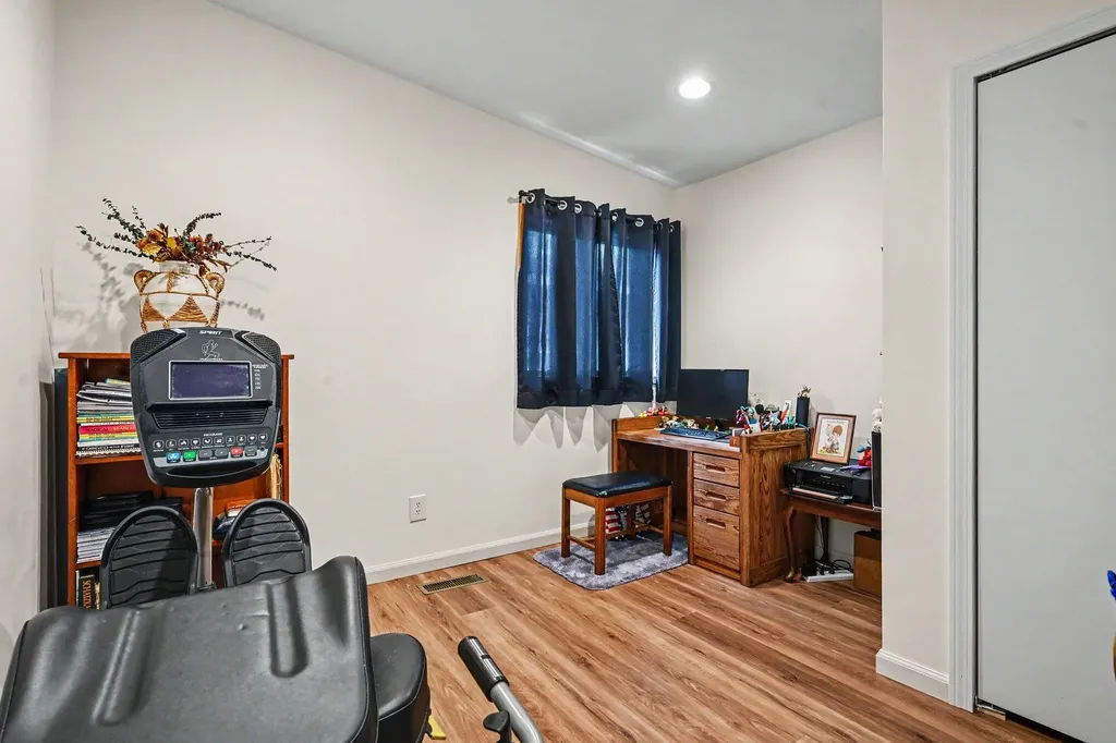 3923 Devonshire Avenue Kalamazoo City MI 49006