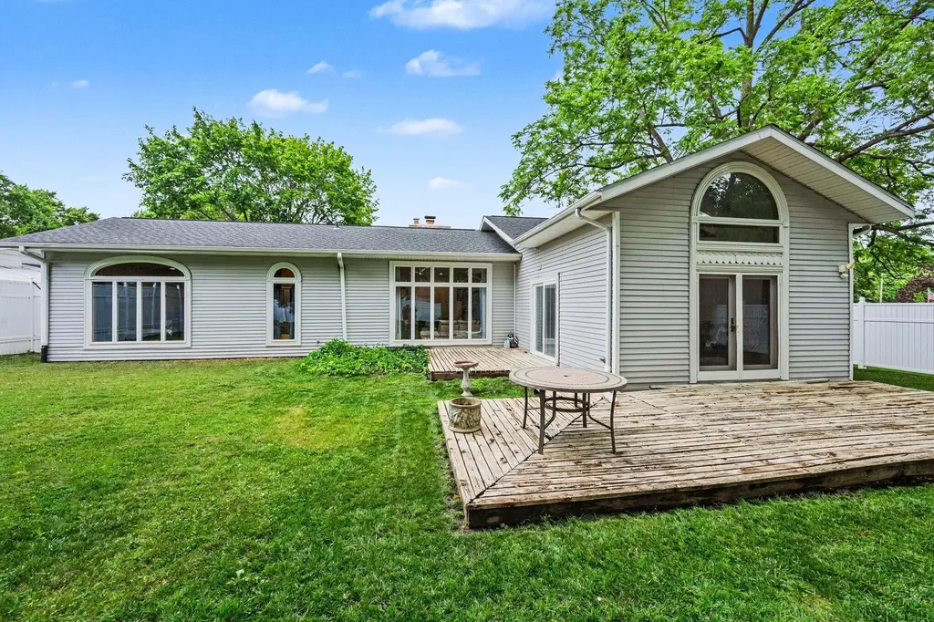 3923 Devonshire Avenue Kalamazoo City MI 49006