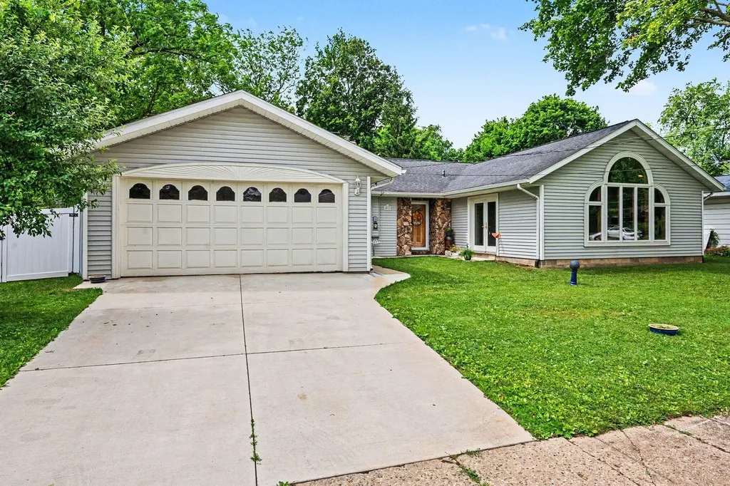 3923 Devonshire Avenue Kalamazoo City MI 49006