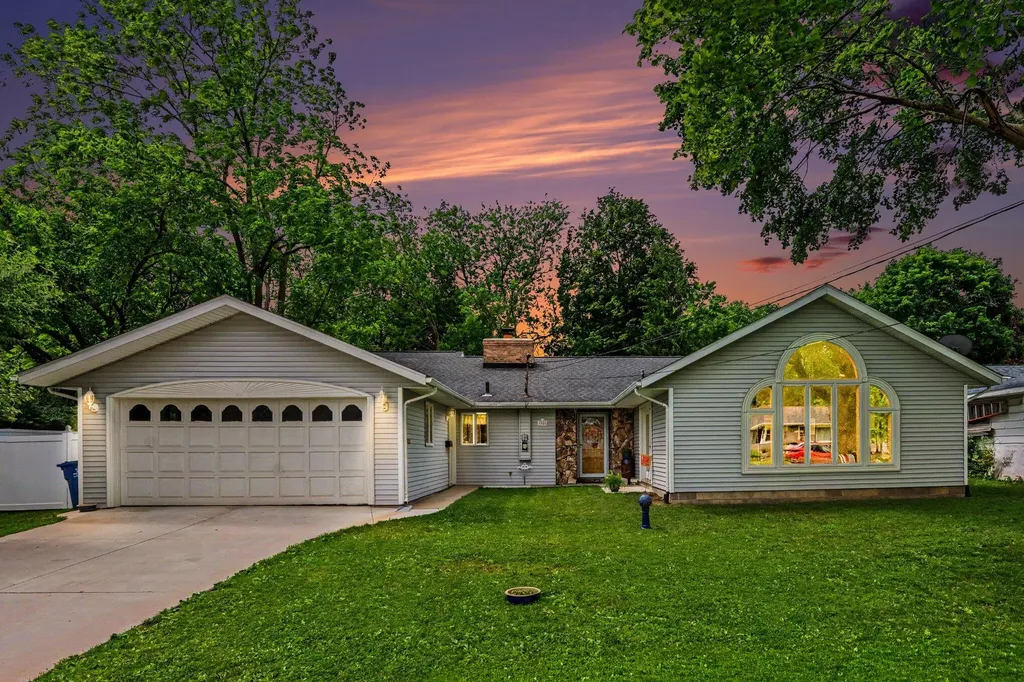 3923 Devonshire Avenue Kalamazoo City MI 49006