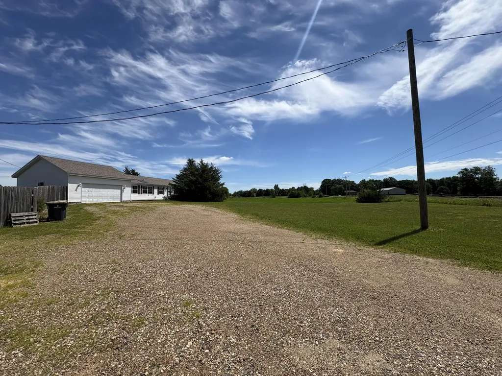 10424 W Ef Avenue Alamo Township MI 49009