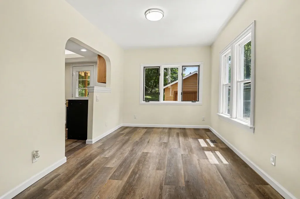 320 Trimble Avenue Kalamazoo City MI 49048