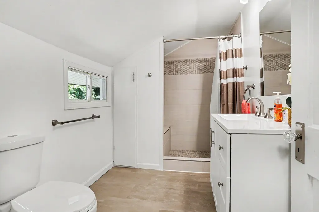 320 Trimble Avenue Kalamazoo City MI 49048