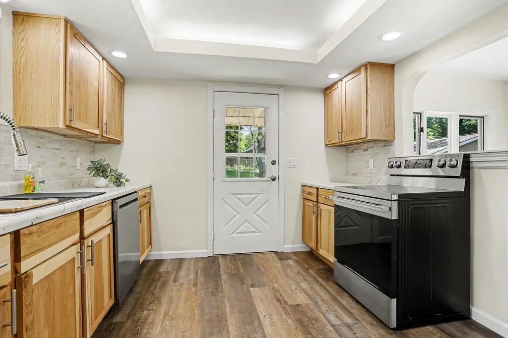 320 Trimble Avenue Kalamazoo City MI 49048