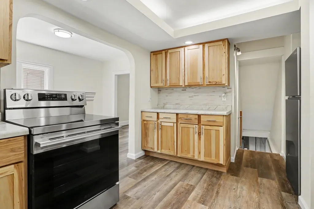 320 Trimble Avenue Kalamazoo City MI 49048