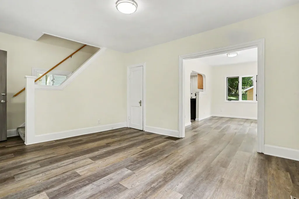 320 Trimble Avenue Kalamazoo City MI 49048