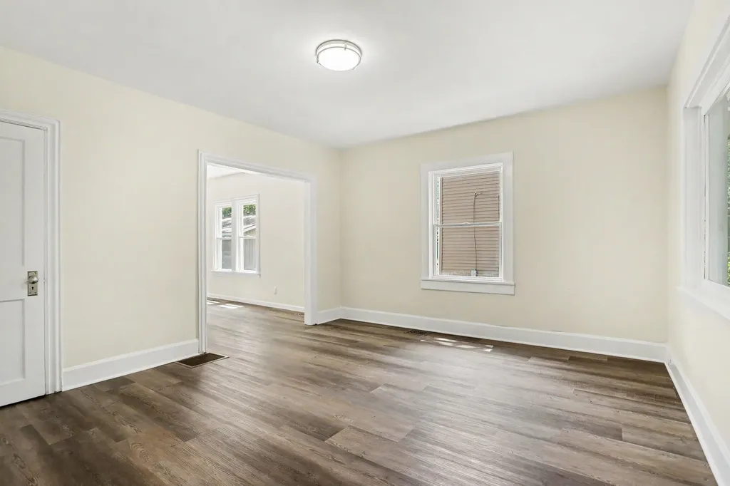 320 Trimble Avenue Kalamazoo City MI 49048