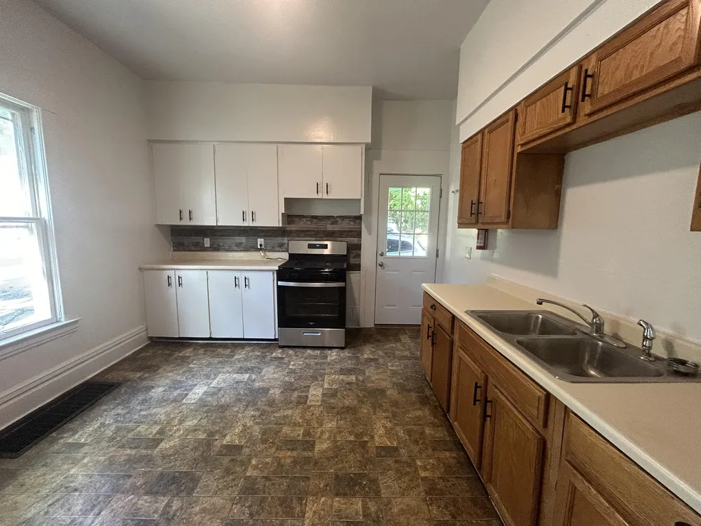 838 Davis Street Kalamazoo City MI 49008