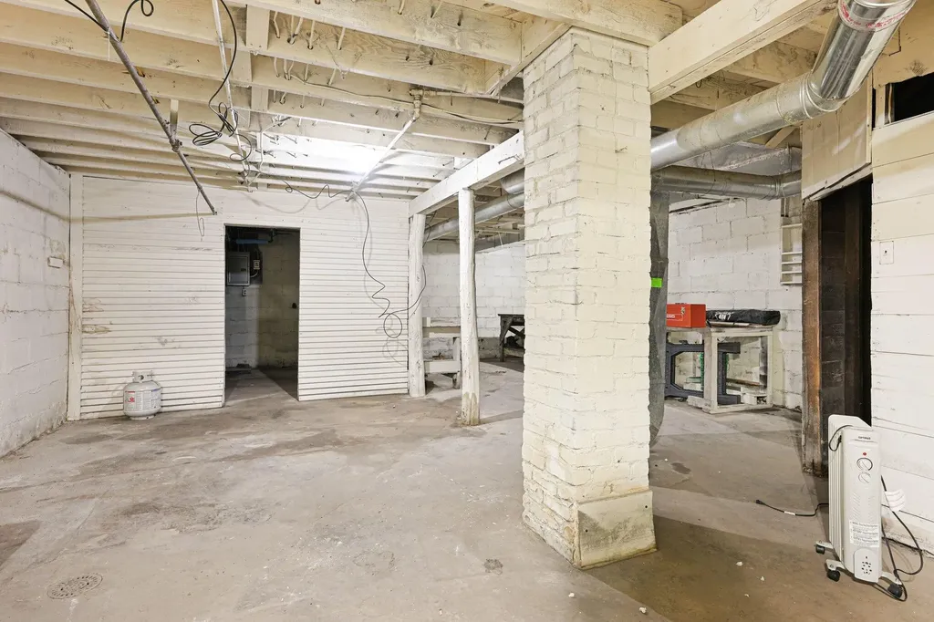 258 Battle Creek Avenue Battle Creek City MI 49015