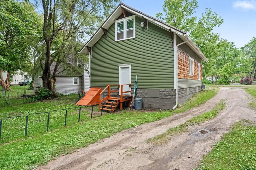 258 Battle Creek Avenue Battle Creek City MI 49015