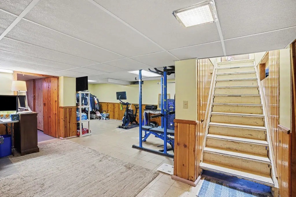 423 E Glenguile Street Parchment City MI 49004