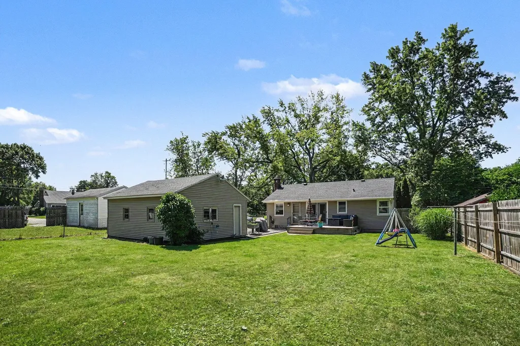423 E Glenguile Street Parchment City MI 49004