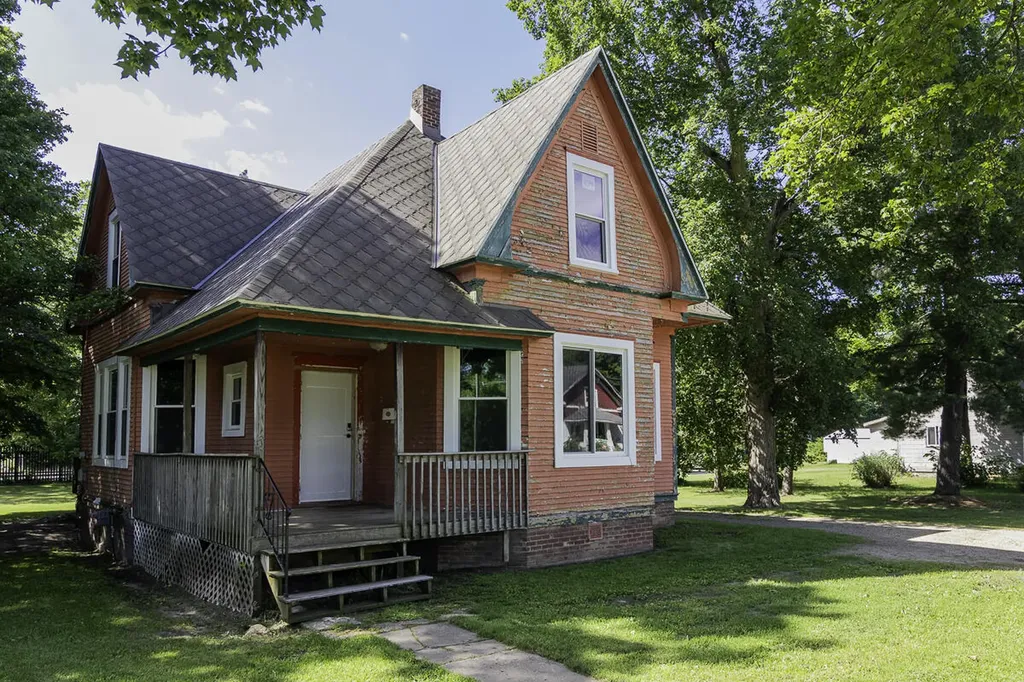 205 W Sherwood Street Decatur Village MI 49045