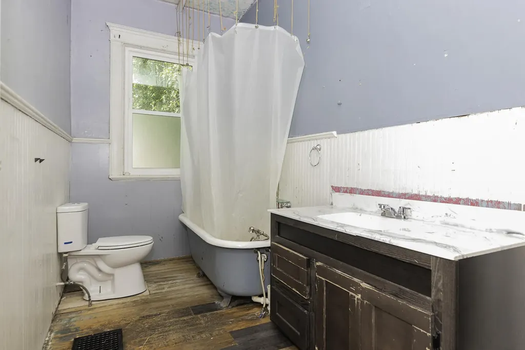 205 W Sherwood Street Decatur Village MI 49045