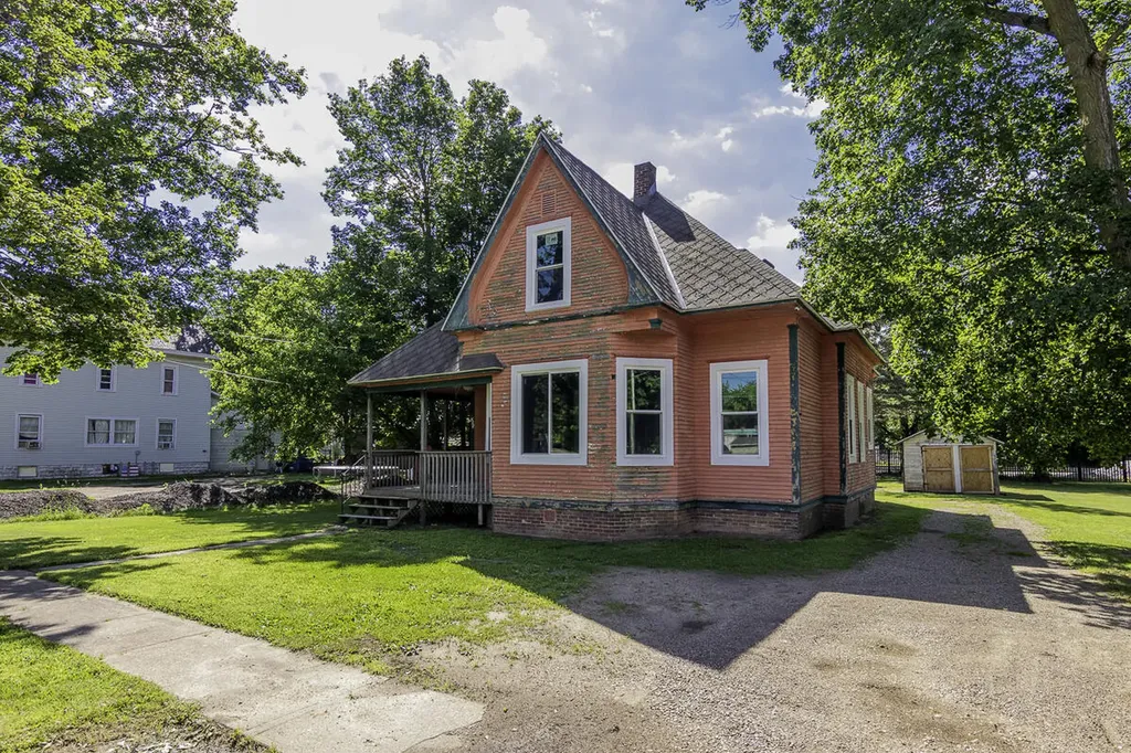 205 W Sherwood Street Decatur Village MI 49045