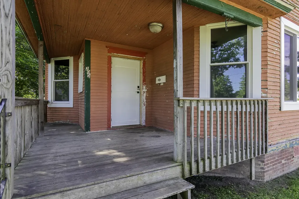 205 W Sherwood Street Decatur Village MI 49045