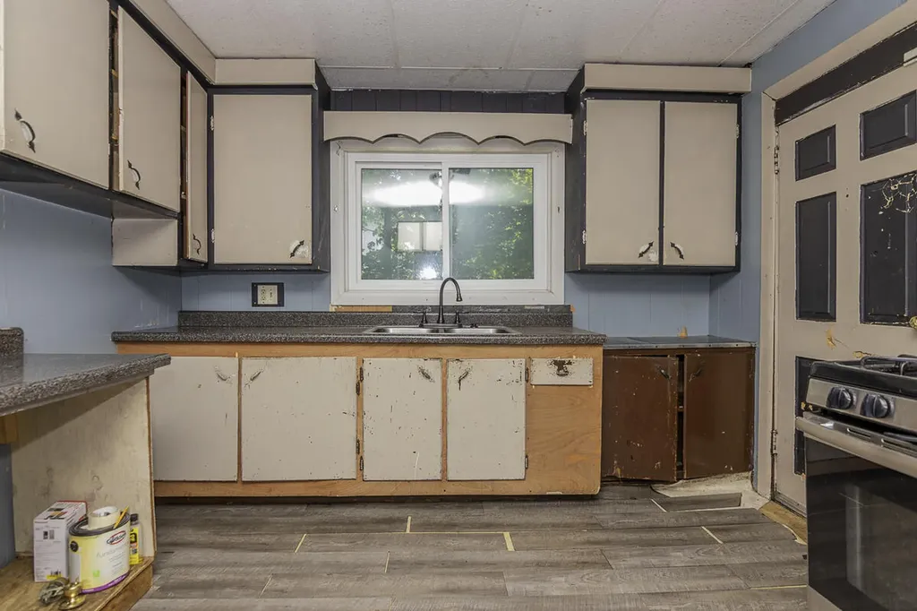 205 W Sherwood Street Decatur Village MI 49045
