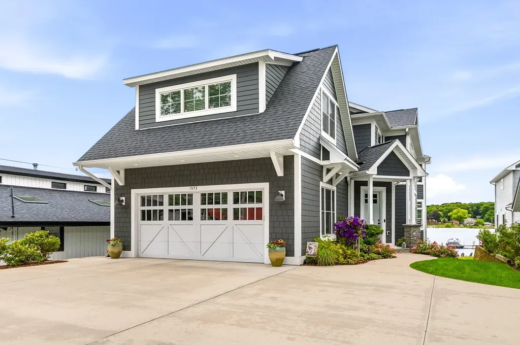 1573 S Crooked Lake Drive Texas Charter Township MI 49009