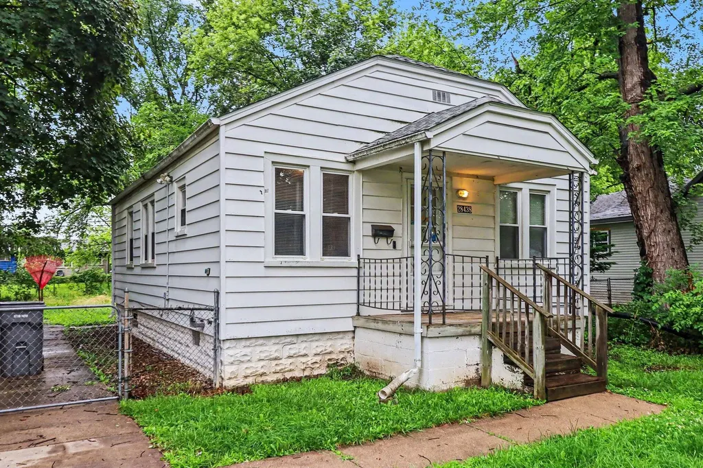 28438 Glenwood Street Inkster City MI 48141