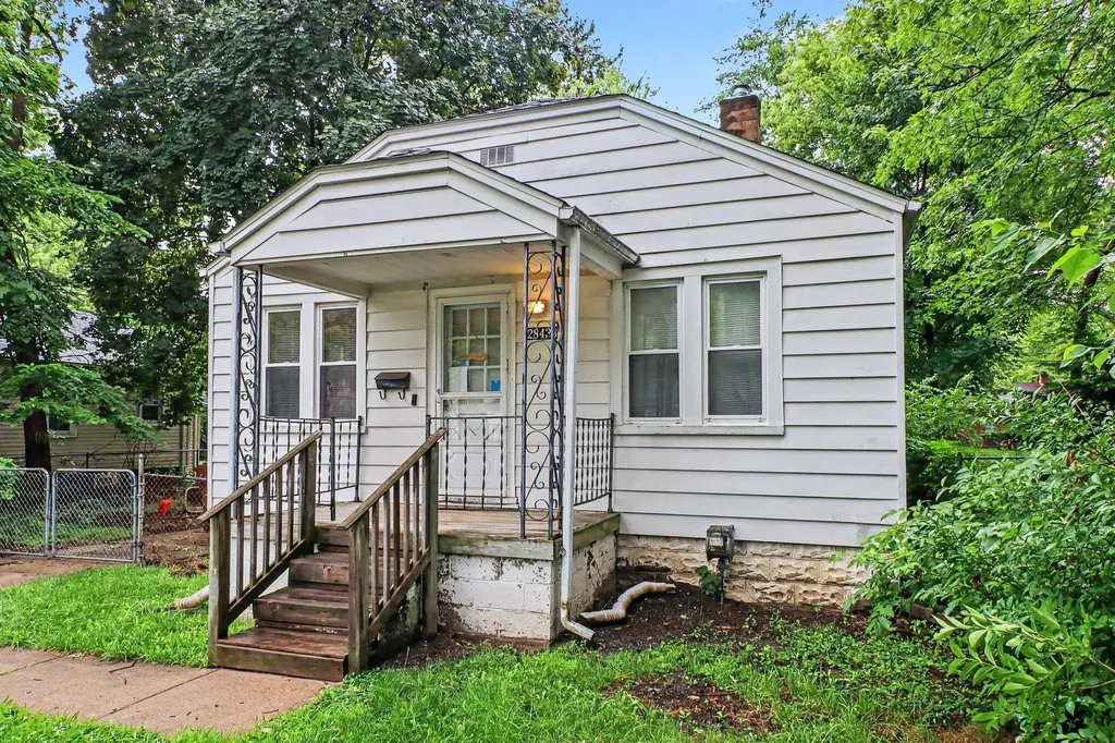 28438 Glenwood Street Inkster City MI 48141