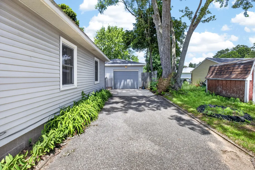 1049 Bloomfield Avenue Gun Plain Township MI 49080