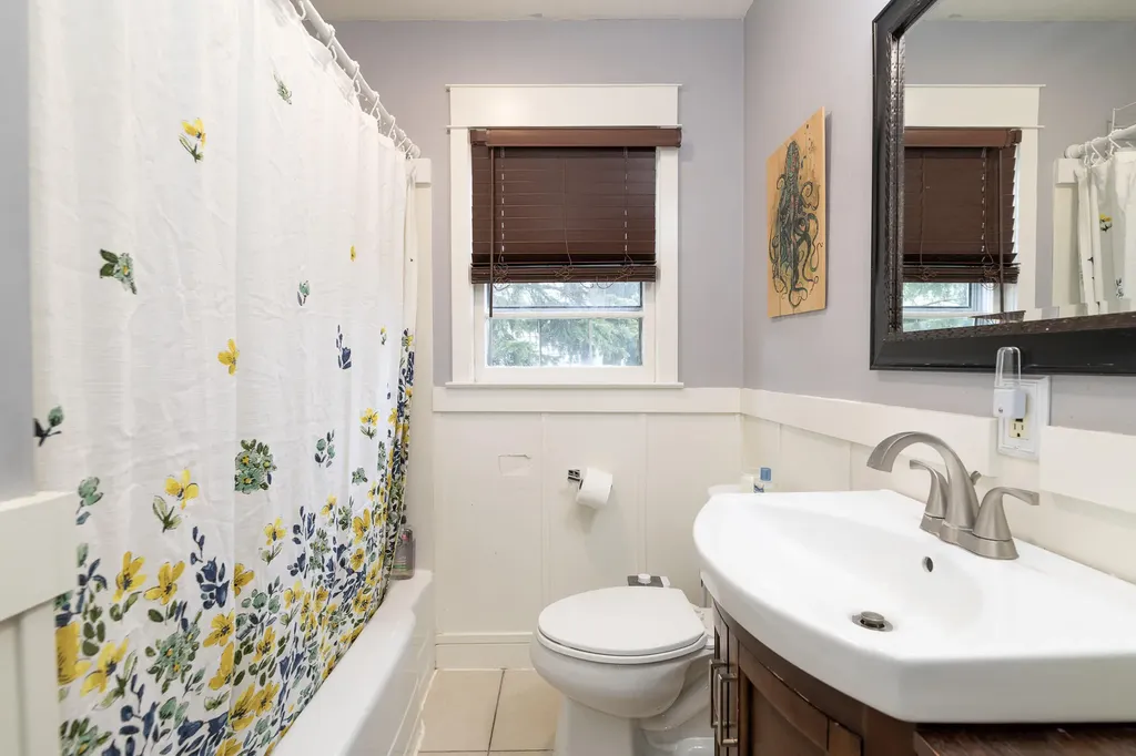 2022 Paddington Road Kalamazoo City MI 49001