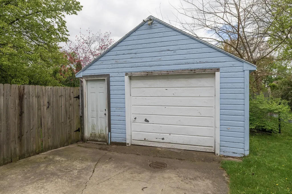 2022 Paddington Road Kalamazoo City MI 49001