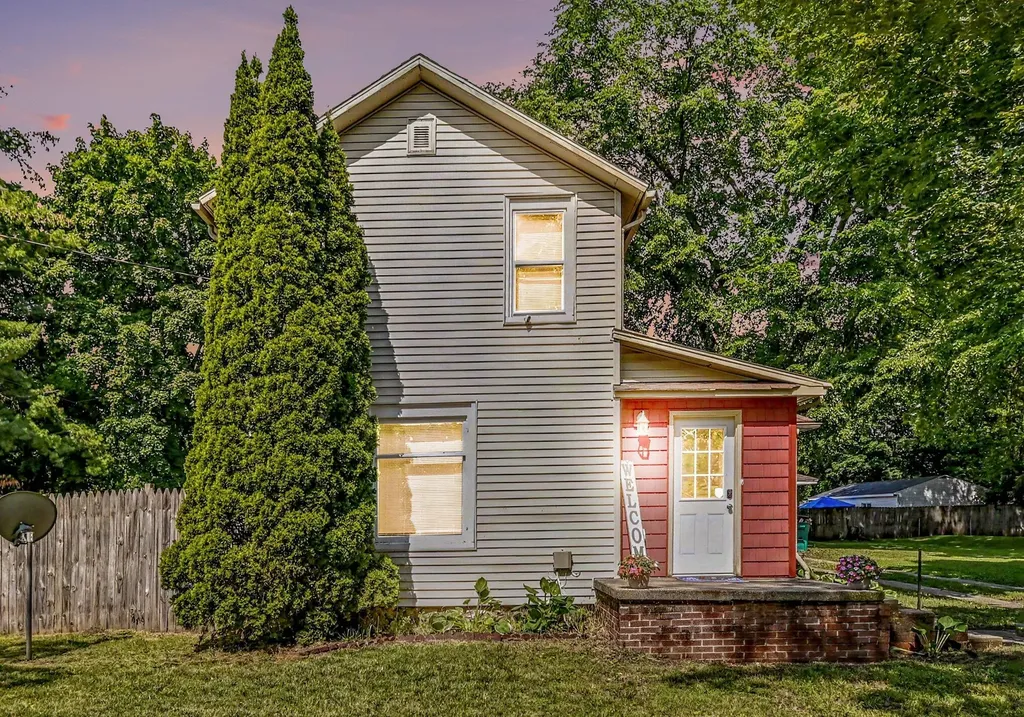 412 Merritt Street Charlotte City MI 48813