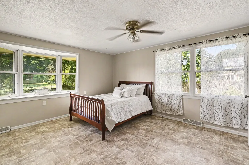 412 Merritt Street Charlotte City MI 48813