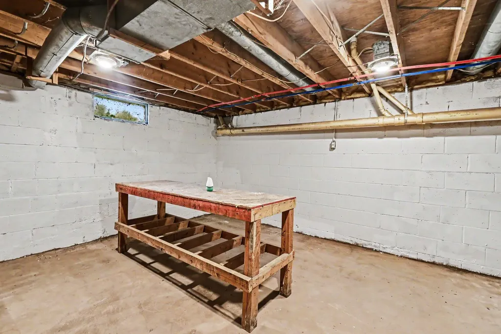 412 Merritt Street Charlotte City MI 48813
