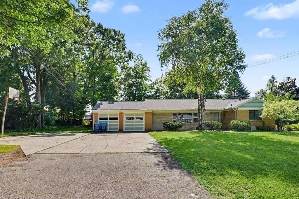 1021 Farrell Avenue Kalamazoo City MI 49006