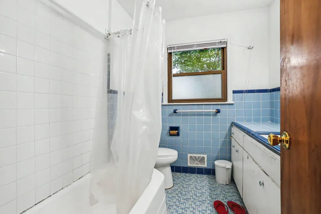 1021 Farrell Avenue Kalamazoo City MI 49006