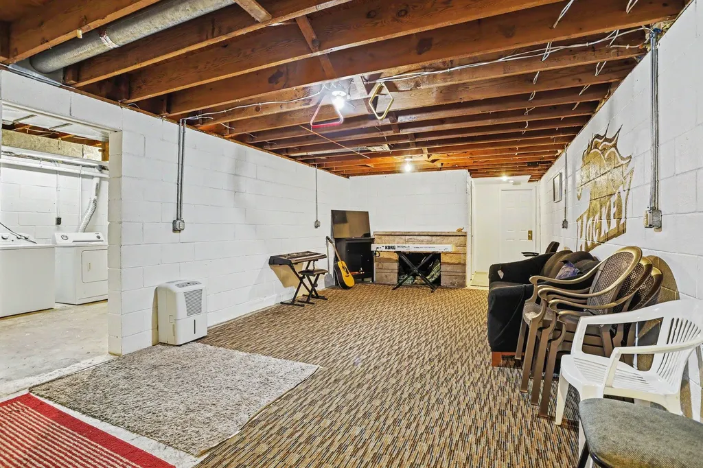 1021 Farrell Avenue Kalamazoo City MI 49006