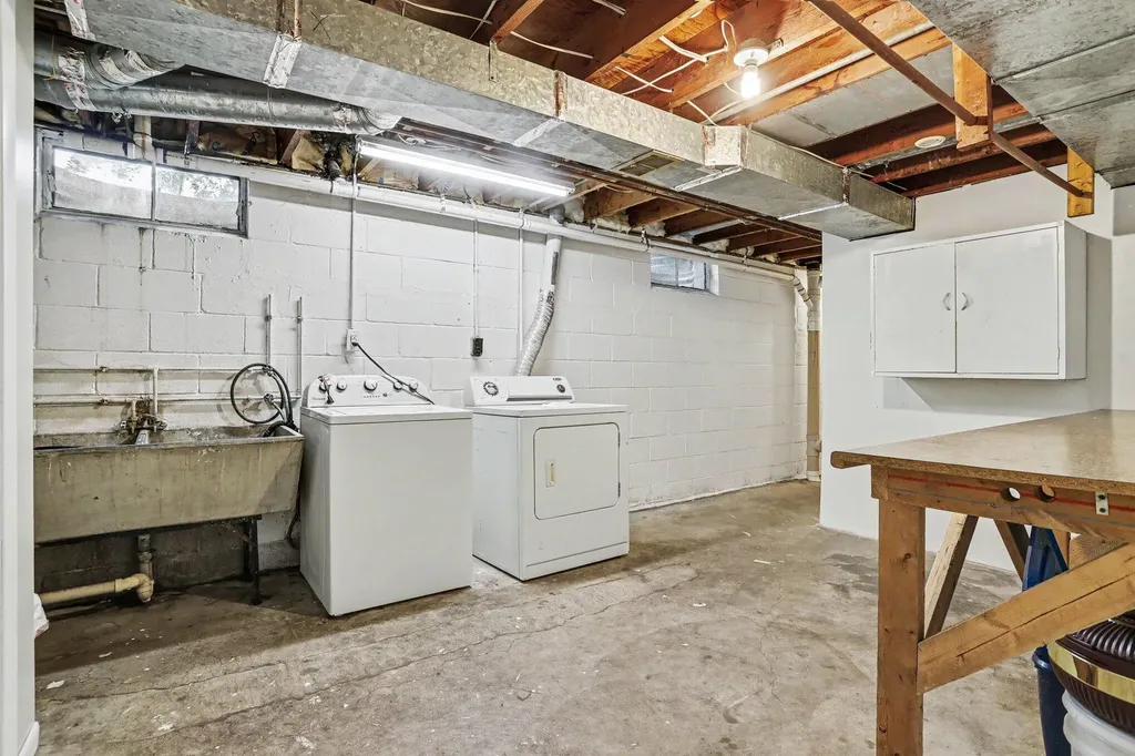 1021 Farrell Avenue Kalamazoo City MI 49006